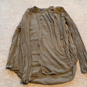 Lightweight button down